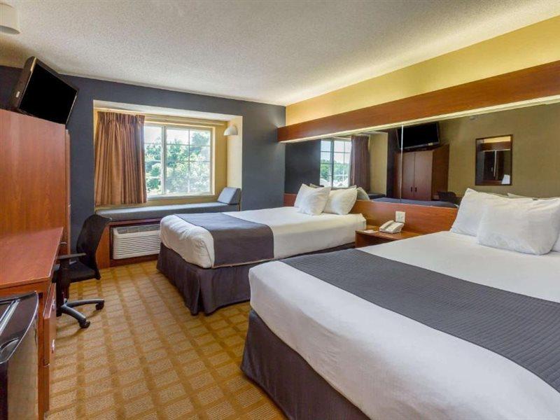 Microtel Inn & Suites By Wyndham Hillsborough Exterior foto