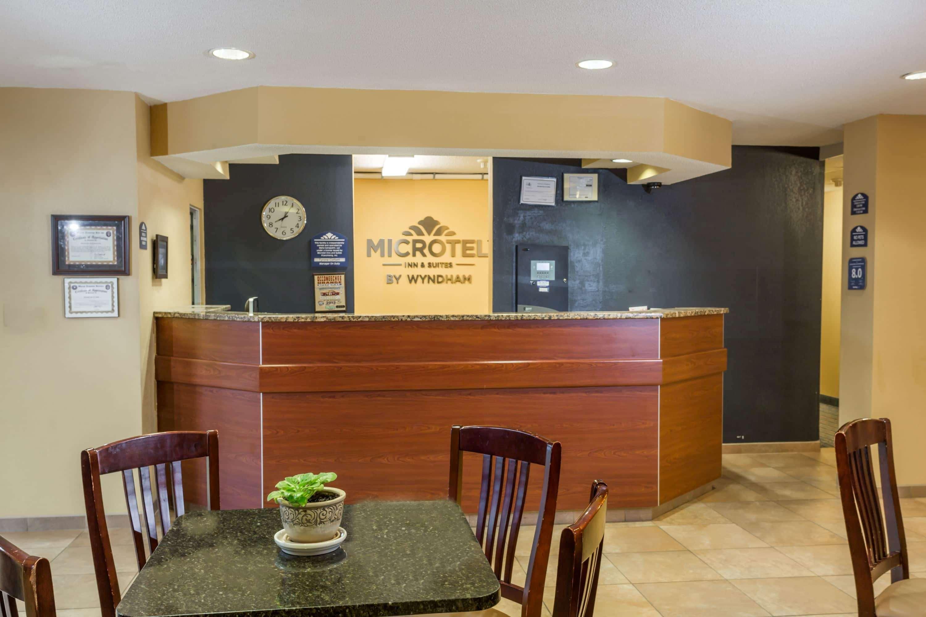 Microtel Inn & Suites By Wyndham Hillsborough Exterior foto