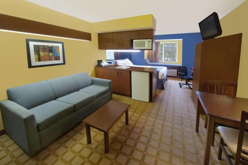 Microtel Inn & Suites By Wyndham Hillsborough Exterior foto